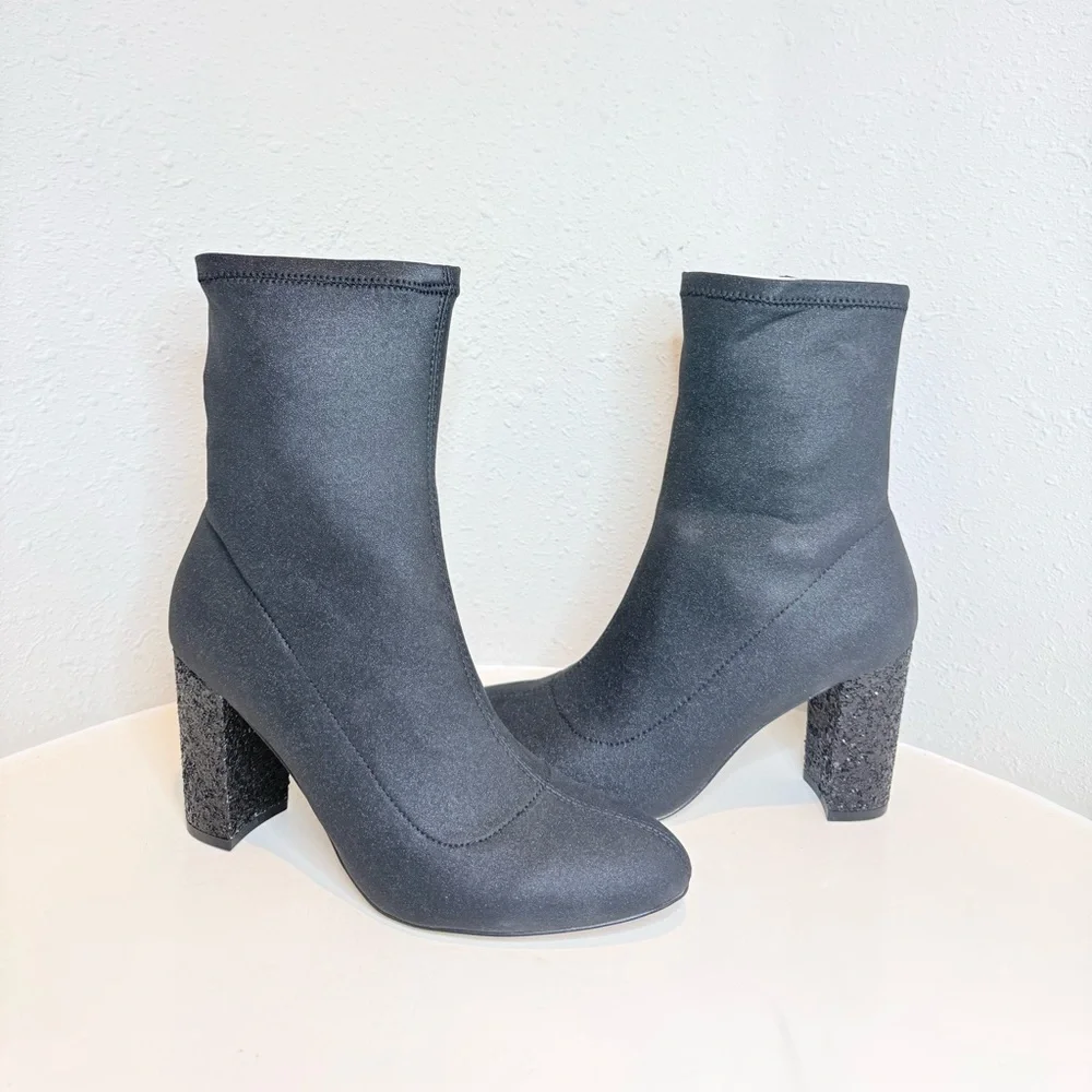 Badgley Mischka Jovanna Embellished Glittery Blok Heel Black Bootie Size 7.5 NWT